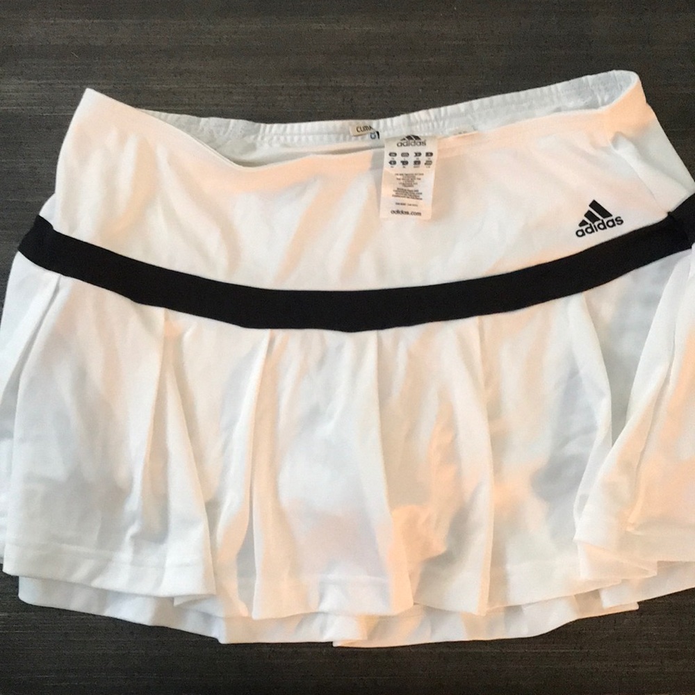 Adidas tennis skirt size large